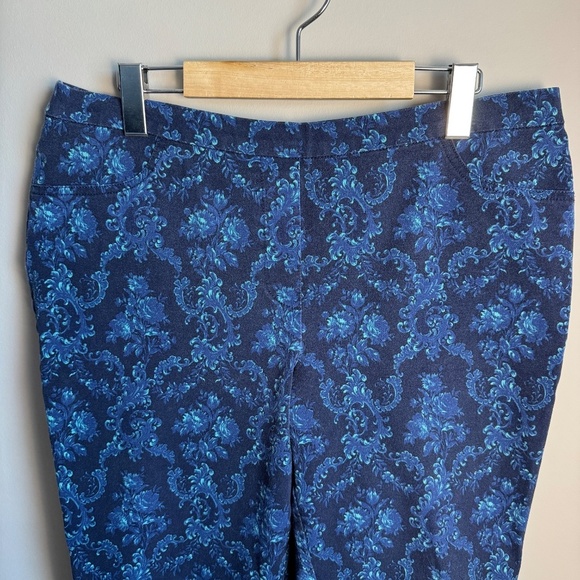 Isaac Mizrahi Live Women's 14 Abstract Floral Pull-On Stretch Pants Blue Jegging - Picture 4 of 12
